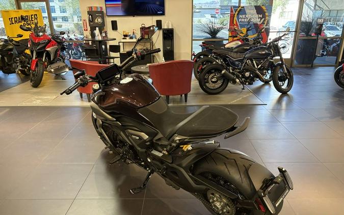 2026 Ducati XDiavel V4 Black Lava