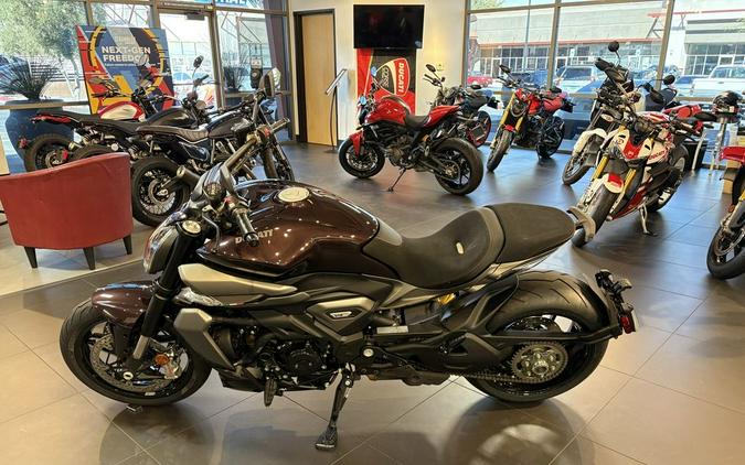 2026 Ducati XDiavel V4 Black Lava