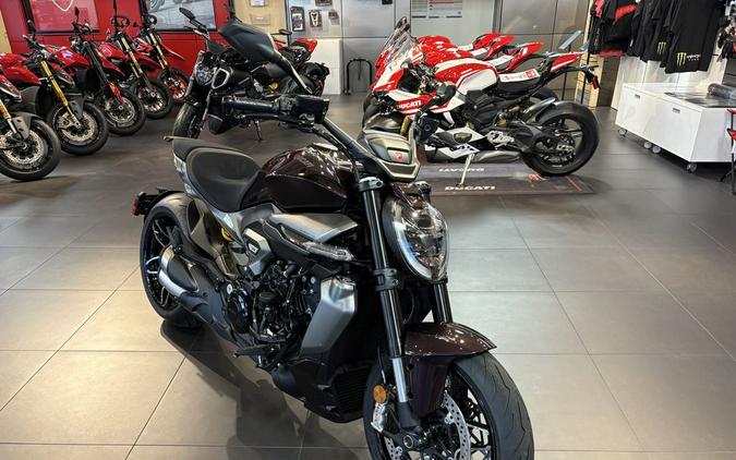 2026 Ducati XDiavel V4 Black Lava
