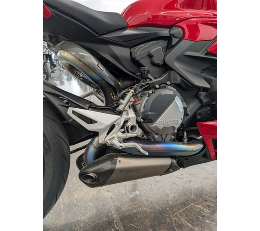 2022 Ducati Streetfighter V2 Ducati Red V2