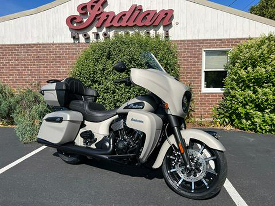 2023 Indian Motorcycle Roadmaster® Dark Horse®