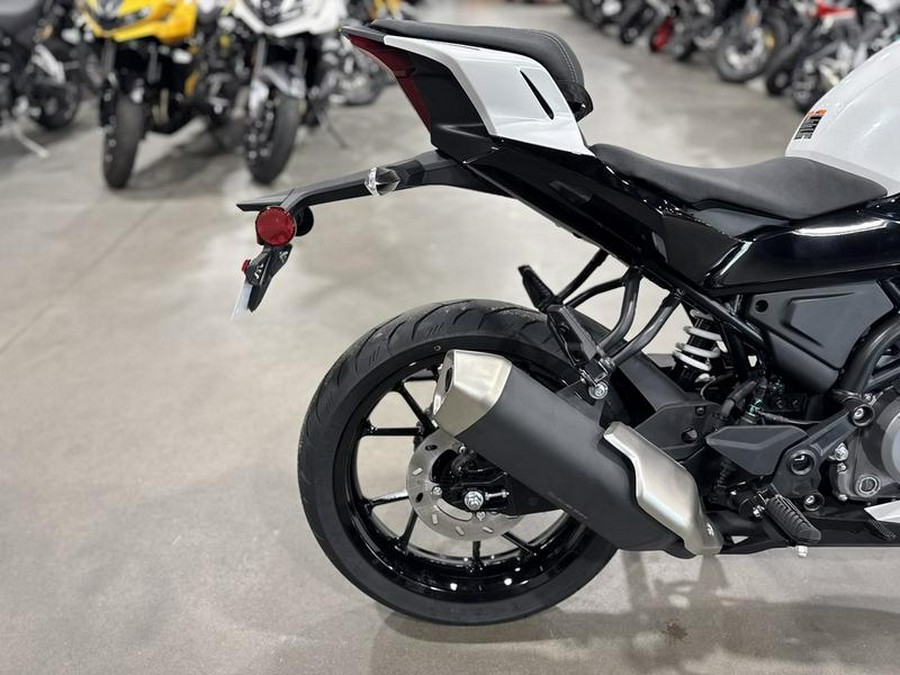 2025 CFMOTO 300SS