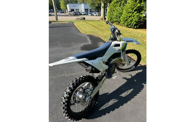 2025 TC 125 - Husqvarna Motorcycles