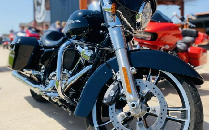 FLHX 2017 Street Glide®