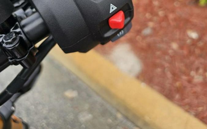 2025 Triumph Scrambler 400 X Carnival Red / Phantom Black Base