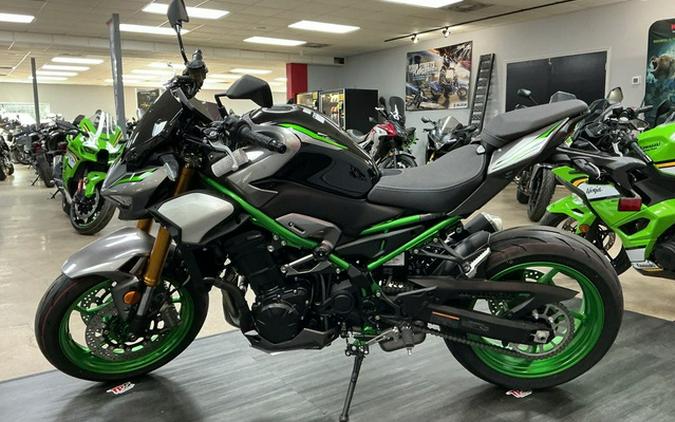 2025 Kawasaki ZR900TSFNL
