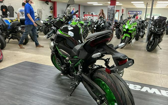 2025 Kawasaki ZR900TSFNL