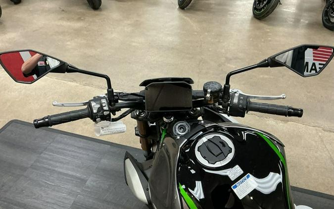 2025 Kawasaki ZR900TSFNL