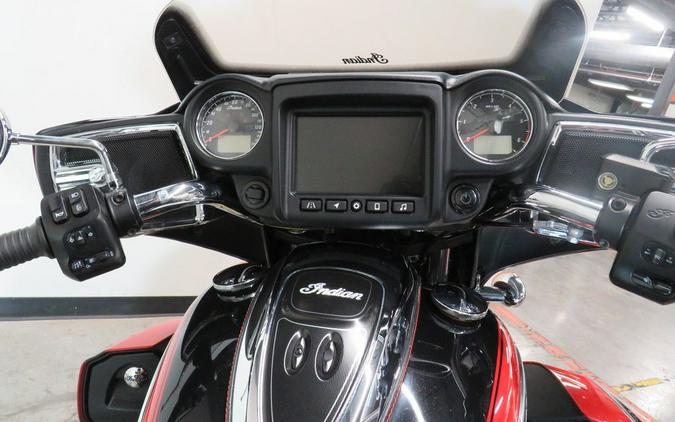 2020 Indian Motorcycle® Roadmaster® Dark Horse® Ruby Smoke