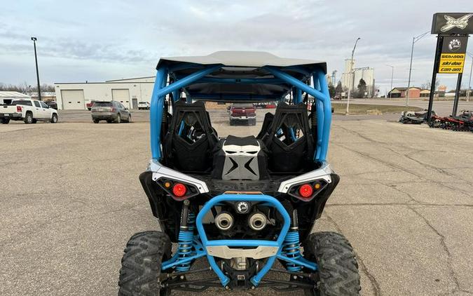 2016 Can-Am® Maverick MAX X ds TURBO 1000R Hyper Silver & Octane Blue