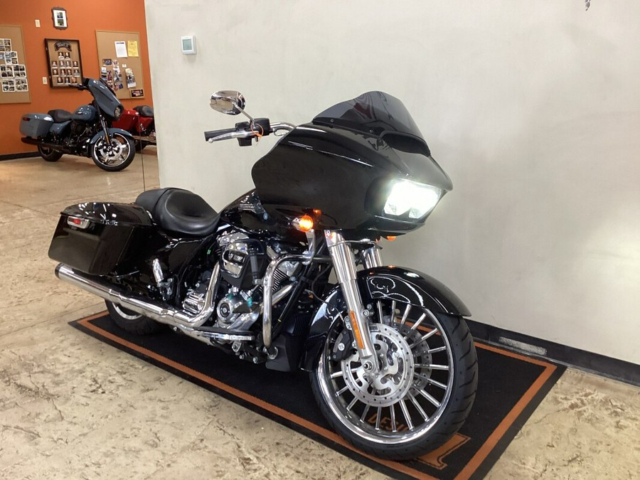 2021 Harley-Davidson Road Glide Black FLTRX