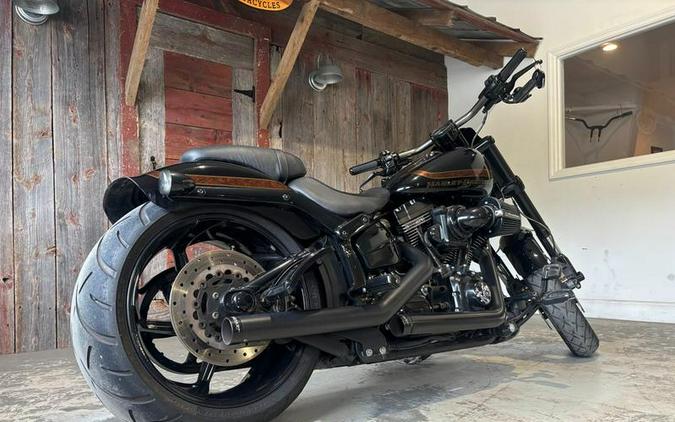 2016 Harley-Davidson® FXSE - CVO™ Pro Street Breakout®