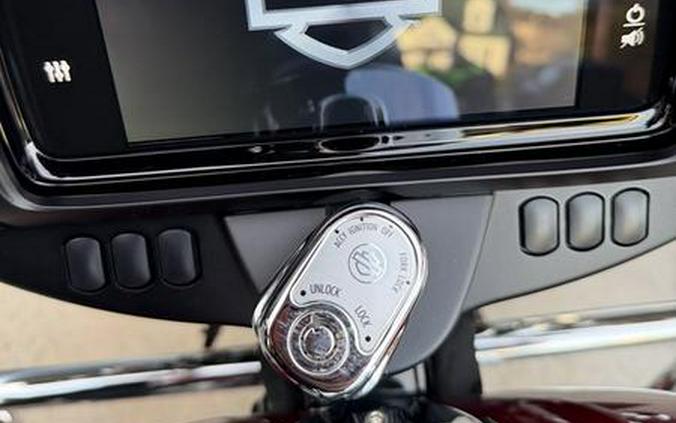 2019 Harley-Davidson® FLHX - Street Glide®