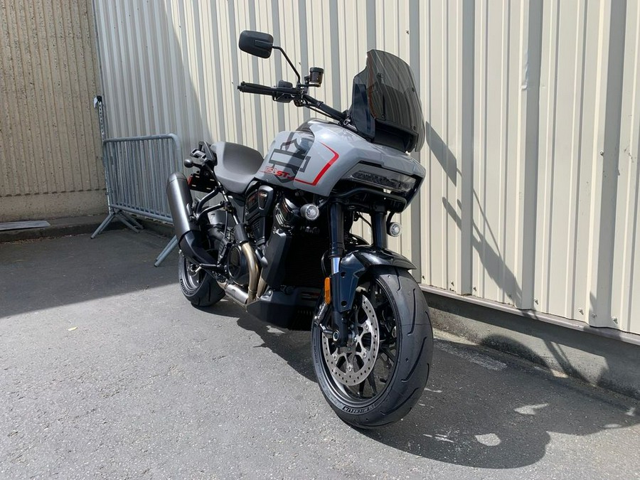 2025 Harley-Davidson® RA1250ST - Pan America® 1250 ST