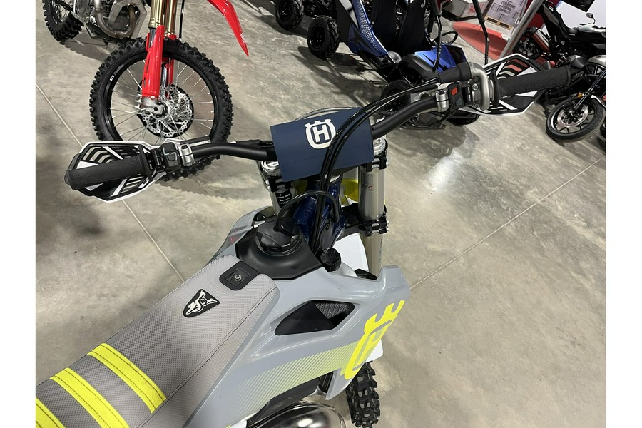 2024 TC 125 - Husqvarna Motorcycles