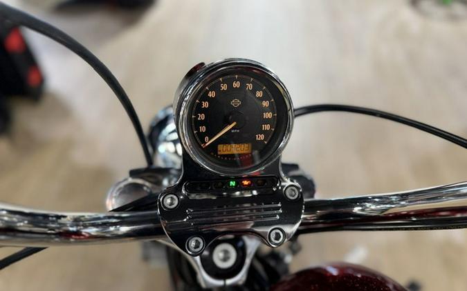2015 Harley-Davidson XL1200V - Sportster Seventy-Two XL1200V