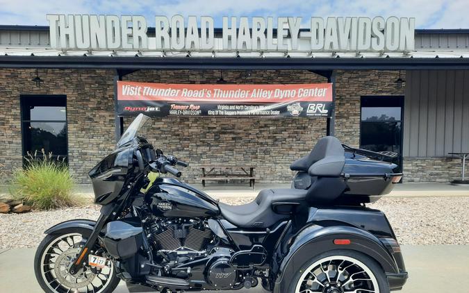 2026 Harley-Davidson® Street Glide 3 Limited Vivid Black Black Trim
