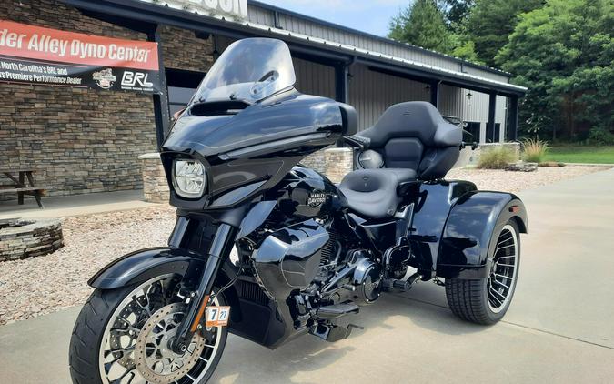 2026 Harley-Davidson® Street Glide 3 Limited Vivid Black Black Trim