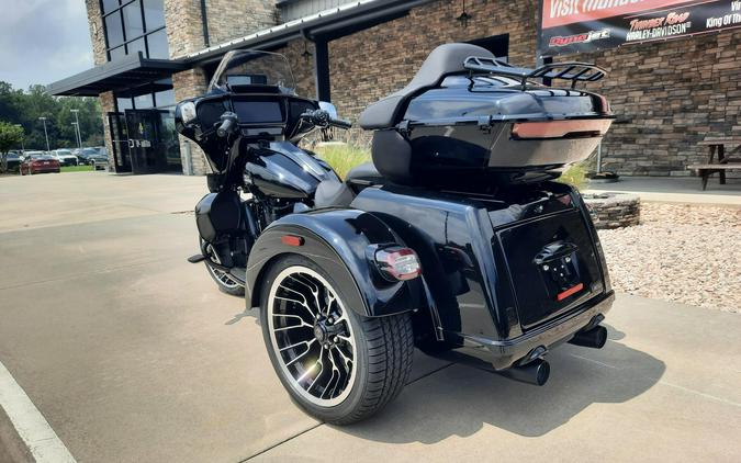 2026 Harley-Davidson® Street Glide 3 Limited Vivid Black Black Trim