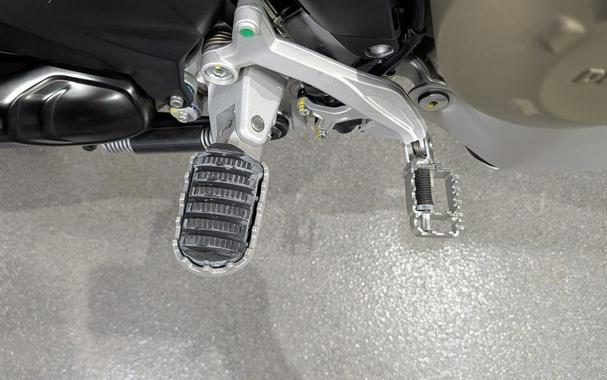 2025 Ducati MTS V4S RALLY RED