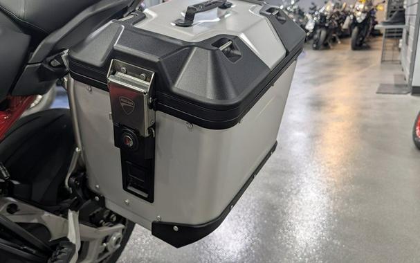 2025 Ducati MTS V4S RALLY RED