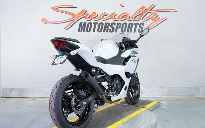 2025 Kawasaki Ninja® 500