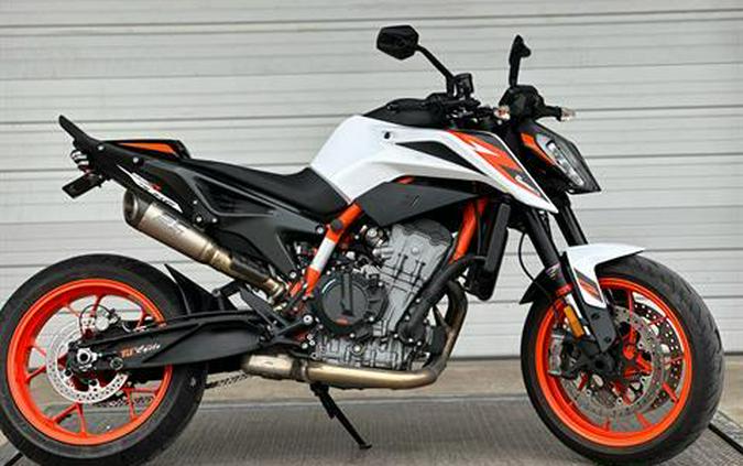 2021 KTM 890 Duke R