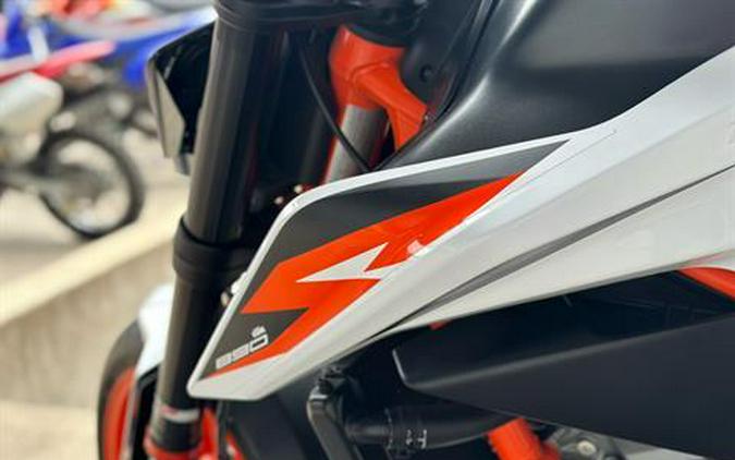 2021 KTM 890 Duke R