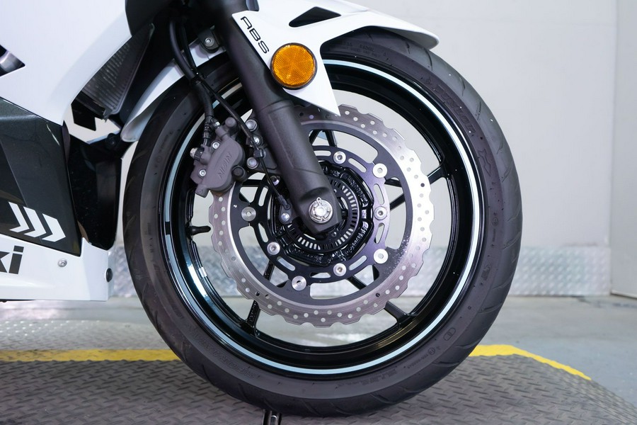 2023 Kawasaki Ninja 400 ABS
