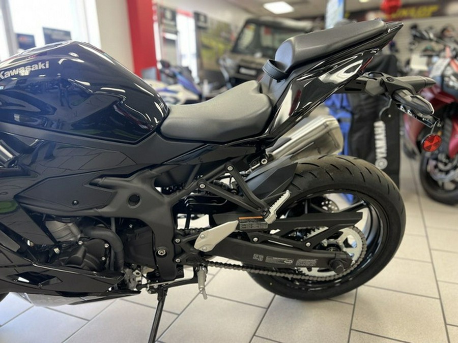 2025 Kawasaki NINJA ZX-4R ABS