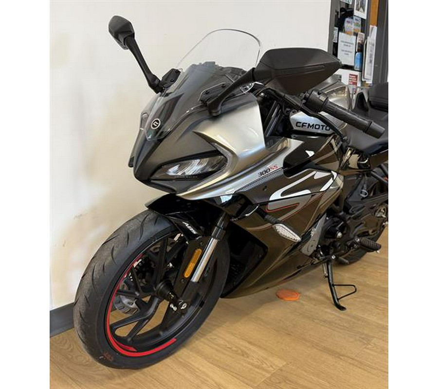 2023 CFMOTO 300SS