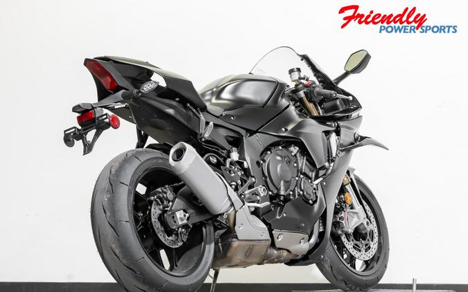 2025 YAMAHA YZF-R1