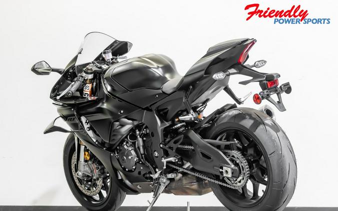 2025 YAMAHA YZF-R1
