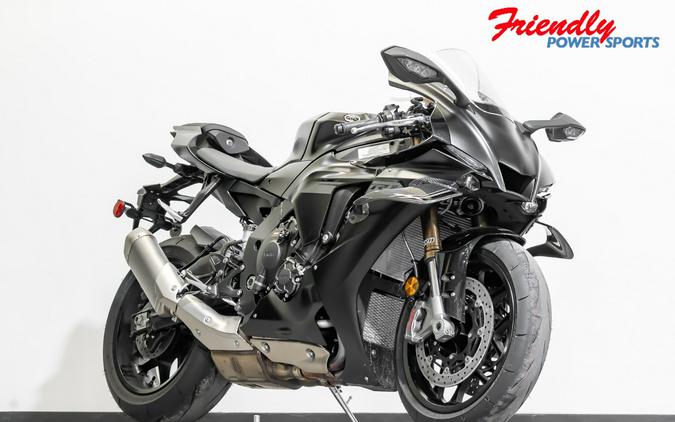 2025 YAMAHA YZF-R1