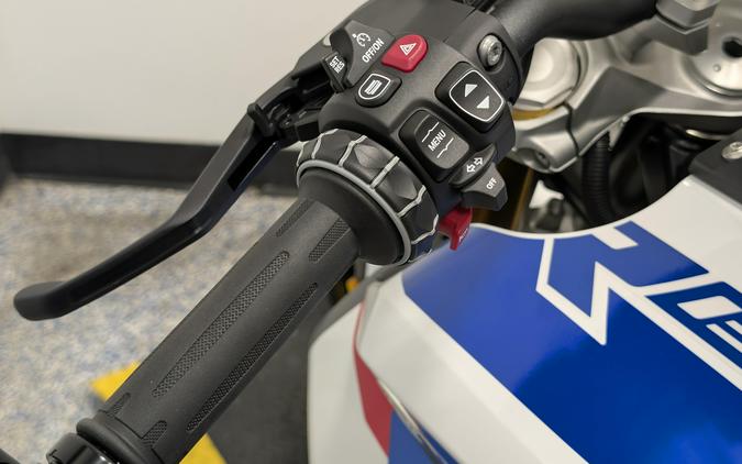 2026 BMW R 1300 R