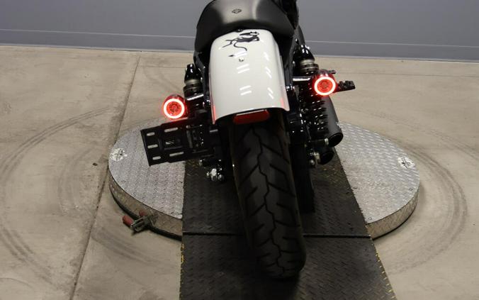 2021 Harley-Davidson Iron 1200 Stone Washed White Pearl