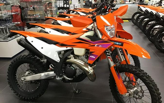 FIRST LOOK! KTM INTRODUCES 2024 KTM 300XC-W HARD-ENDURO MODEL