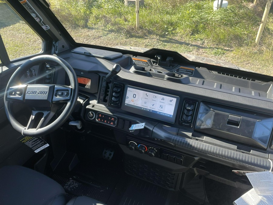 2026 Can-Am Defender MAX XT CAB HD11