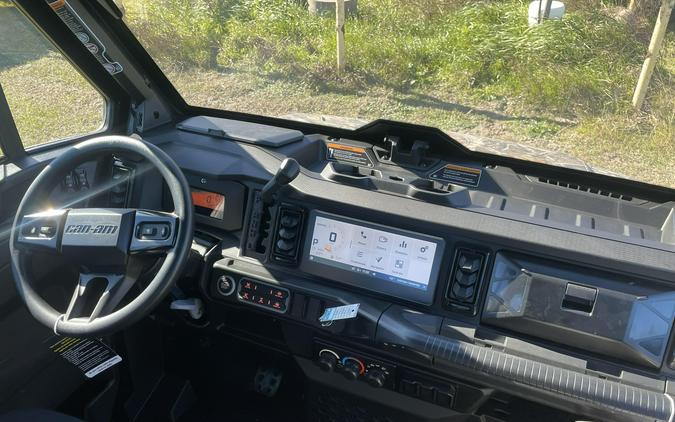 2026 Can-Am Defender MAX XT CAB HD11