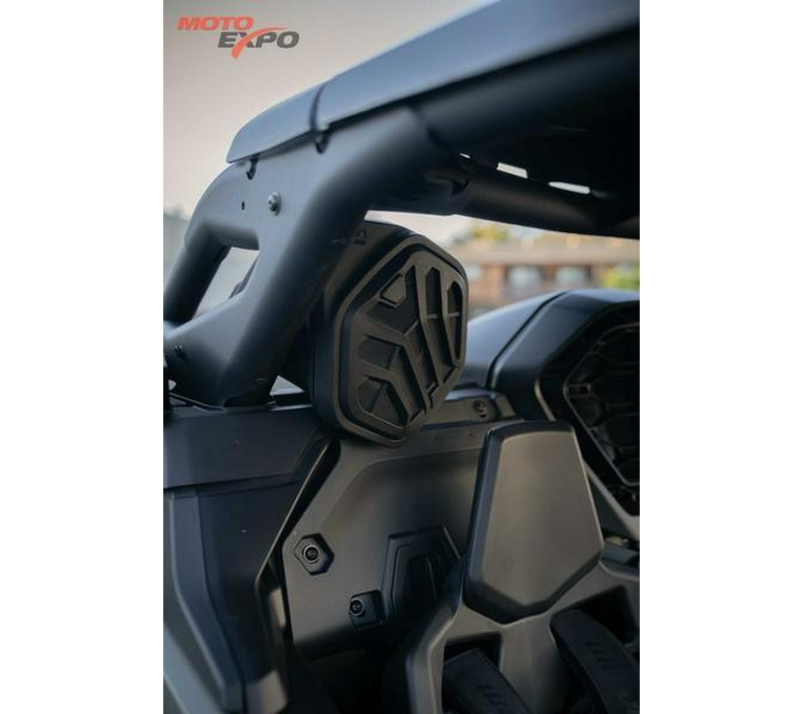 2026 Can-Am® Maverick R X rc