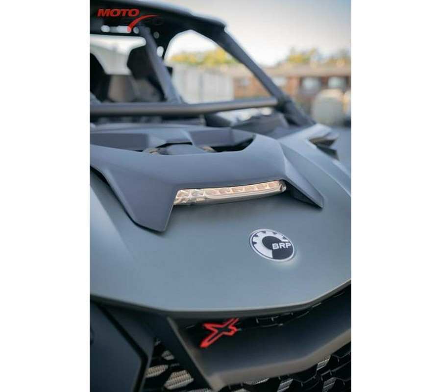 2026 Can-Am® Maverick R X rc