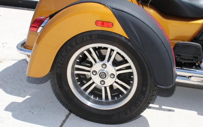 2023 Harley-Davidson Tri Glide Ultra FLHTCUTG