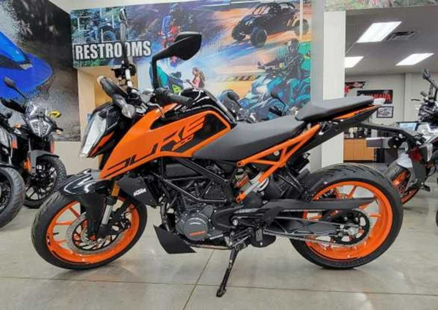 2023 KTM Duke 200