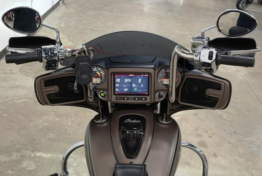 2018 Indian Motorcycle® Chieftain® Limited ABS Bronze Smoke with Graphics