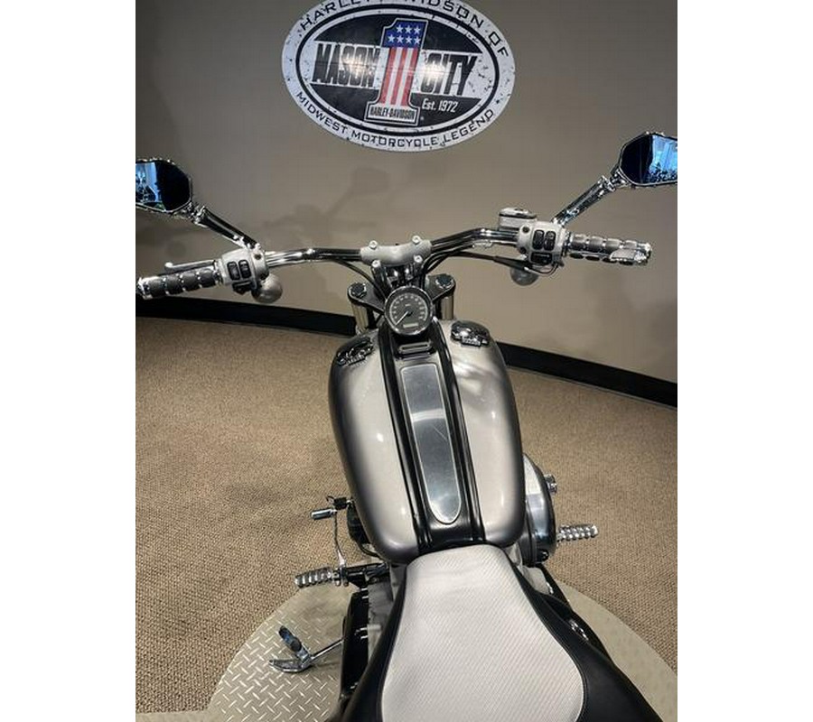 2009 Harley-Davidson® FXCW - Rocker™