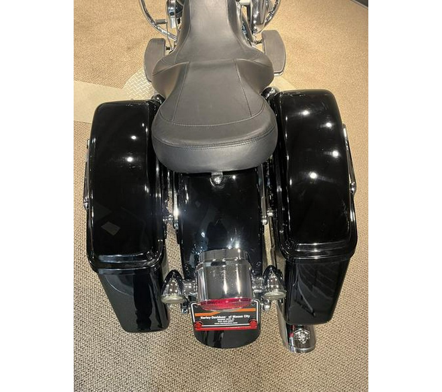 2012 Harley-Davidson® FLD - Dyna® Switchback™