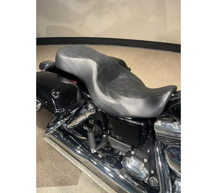 2012 Harley-Davidson® FLD - Dyna® Switchback™