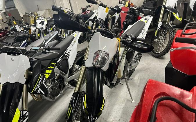 2026 Triumph TF 450-E Jet Black/Pure White