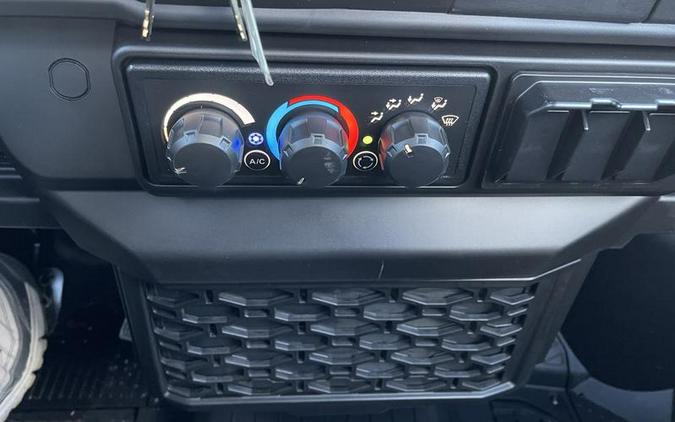 2026 Can-Am® Defender XT CAB HD11