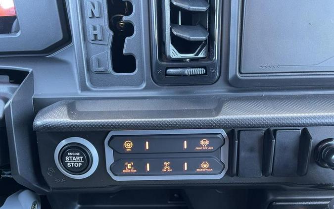 2026 Can-Am® Defender XT CAB HD11